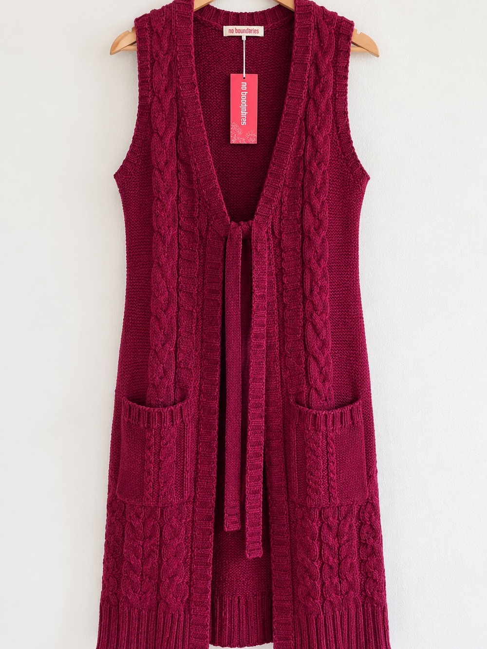 No Boundaries Women's Sleeveless Cable-Knit Long Vest - Berry